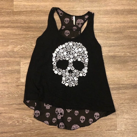 Tops - 🍁Skull tank top